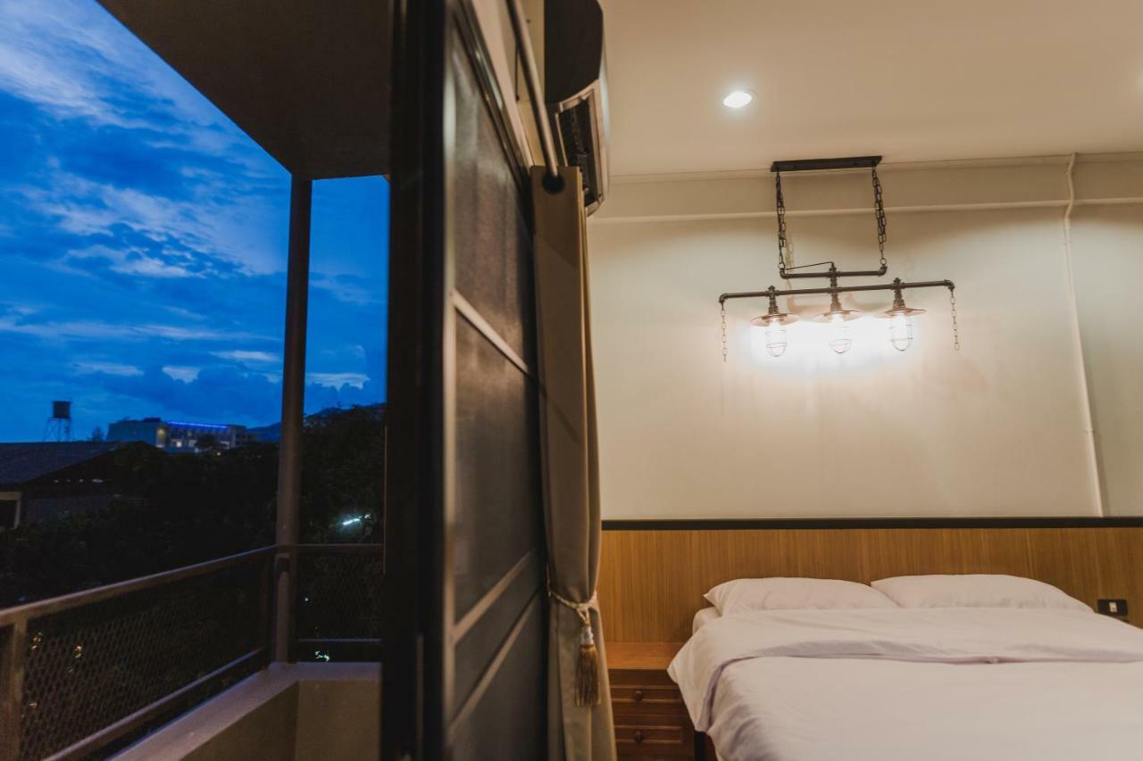 No.9 Hostel & Cafe Chiang Mai Luaran gambar